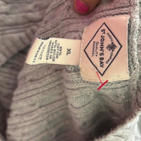 St. John's Bay Grey Cable-Knit V Neck Sweater (Size XL) - Picture 2 of 5